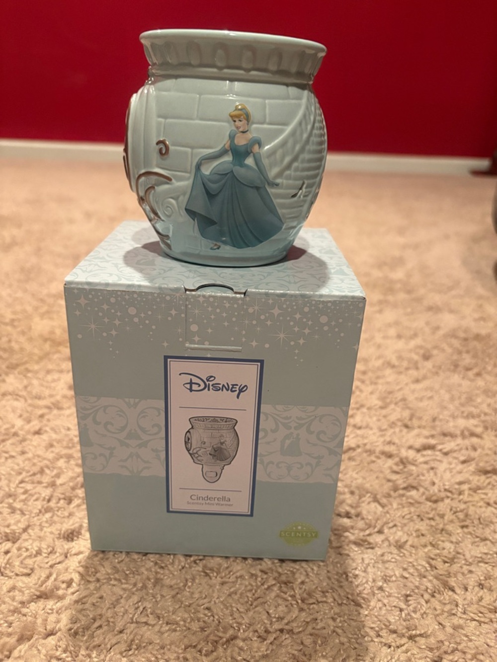 Scentsy Cinderella Ceramic Mini Warmer in Light Blue and White